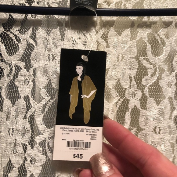 Throw - Picture 3 of 4